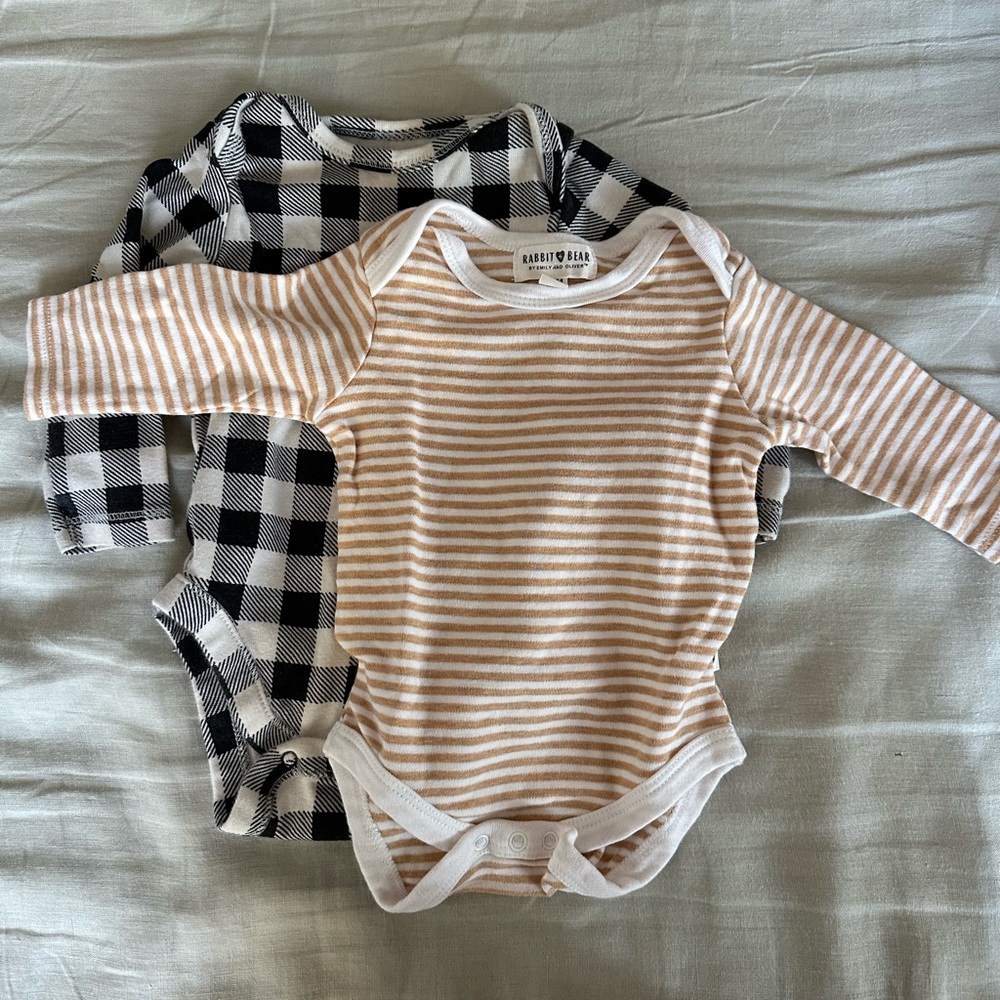 Bundle long sleeve onesies 3-6m